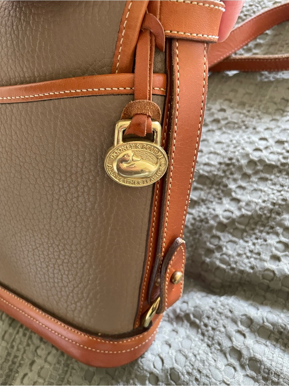 Dooney & Bourke Beige Pebbled Leather Crossbody with Tan Trim - Picture 4 of 16